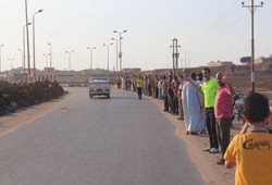 مباشر.. سلاسل بشرية لثوار الشرقية تطالب بعودة الشرعية