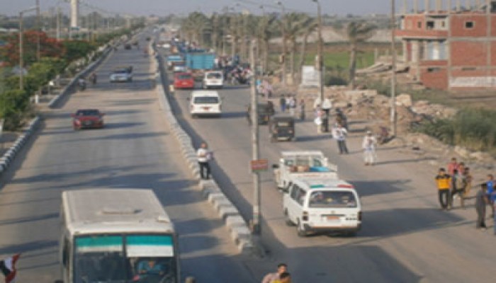 مباشر.. ثوار أبوحماد يتحدون إجرام الانقلابيين بسلاسل بشرية