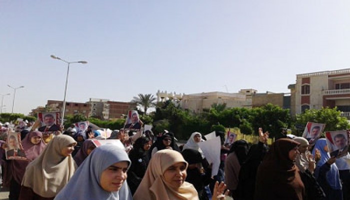 ثوار العاشر من رمضان يتعهدون باسترداد الشرعية في مسيرة حاشدة