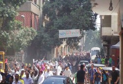 مسيرة حاشدة بحدائق حلوان تندد باغتصاب السفاح للسلطة