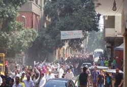مسيرة حاشدة بحدائق حلوان تندد باغتصاب السفاح للسلطة