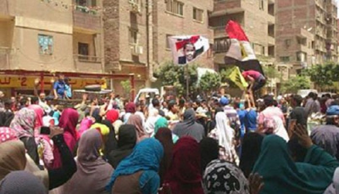 المعادي تهتف: "كل الشعب مع الشرعية ومرسى رئيس الجمهورية"