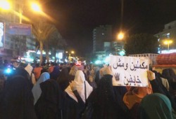 مسيرة ليلية بالسويس تهتف: ثوار أحرار هنكمل المشوار