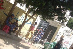 نشطاء يسخرون من انتخابات الدم