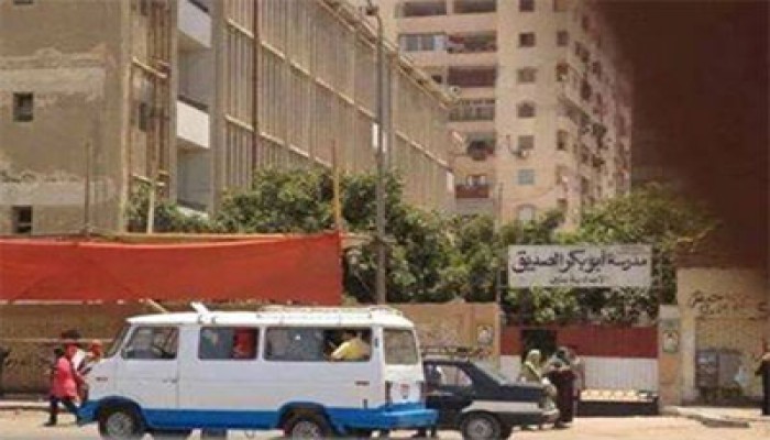 بالصور.. لجان المطرية وعين شمس خالية من الناخبين