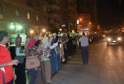 فيديو.. سلسلة بشرية بغرب الإسكندرية لمقاطعة مهزلة الدم