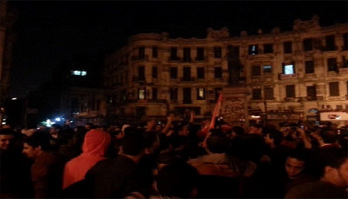 بلطجية الداخلية يهاجمون شباب 6 إبريل بوسط القاهرة