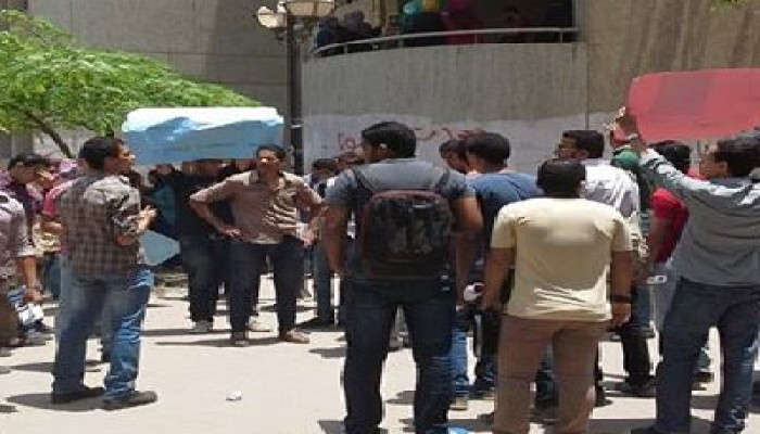 تصاعد الهتاف في كلية الشهيد أحمد ناصر بحلوان