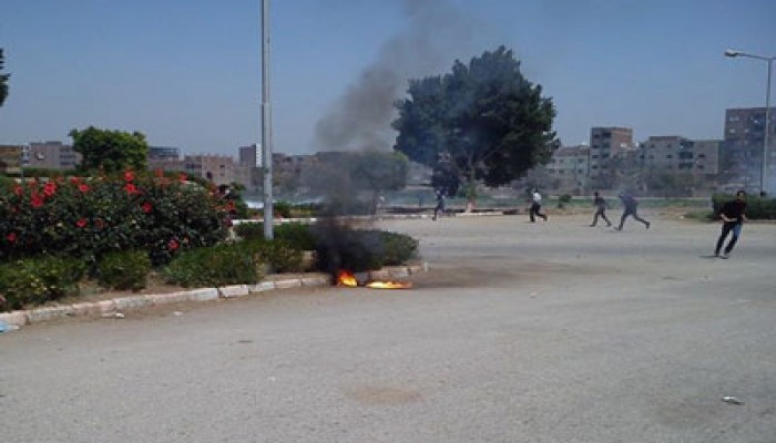 فيديو.. الانقلاب يقتحم جامعة الأزهر بأسيوط ويصيب عشرات الطلاب