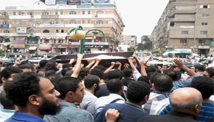 بالصور.. جنازة الشهيد إسلام غنيم تتحول إلى مسيرة حاشدة