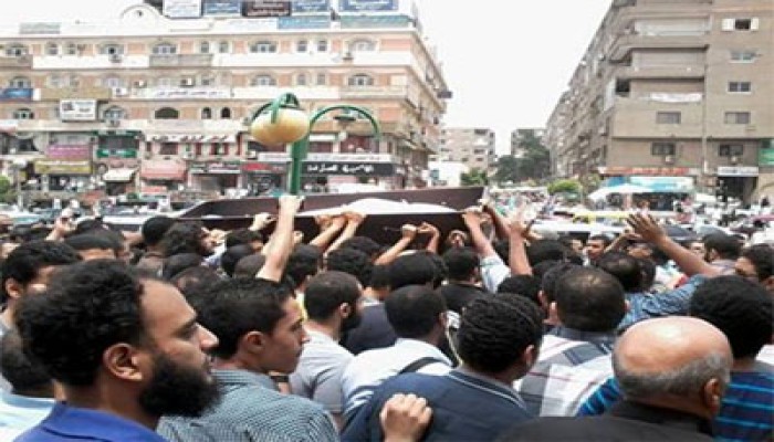 بالصور.. جنازة الشهيد إسلام غنيم تتحول إلى مسيرة حاشدة