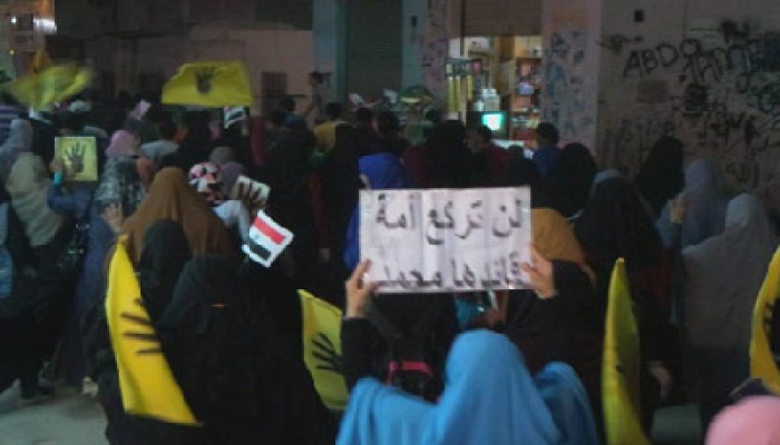 ميليشيات الانقلاب تعتدي على مسيرة بالسويس.. والثوار يصمدون