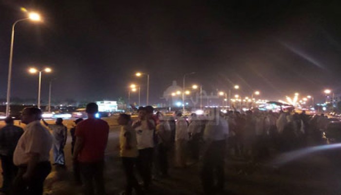 ثوار أكتوبر في وقفة حاشدة رفضًا لمسرحية الرئاسة