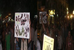 صور.. الآلاف في مسيرة ليلية بالفيوم يهتفون: "مرسي رئيسي"