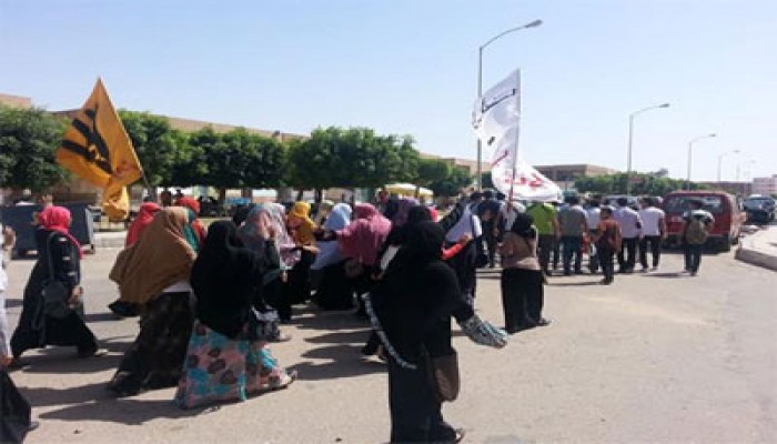 وقفة لطلاب تربية السادات للدعوة لمقاطعة "رئاسة الدم"