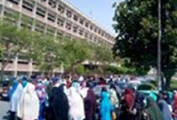 مباشر.. مسيرة بجامعة أسيوط تحت شعار "مرسي رئيسي"