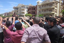 مسيرة بطب الأزهر بدمياط للتنديد بالانقلاب العسكري