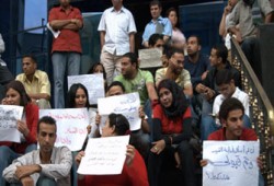 اعتصام صحفيي "البديل" يدخل يومه السابع