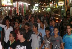 مسيرة ليلية بسيوف الإسكندرية تهتف: مصر ميحكمهاش سفاح