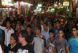 مسيرة ليلية بسيوف الإسكندرية تهتف: مصر ميحكمهاش سفاح