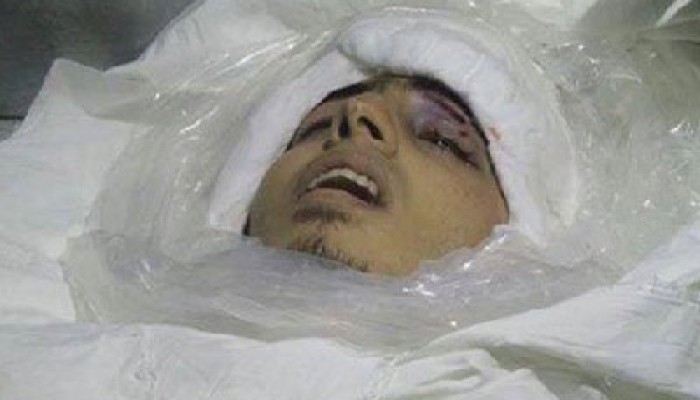 وصول جثمان الشهيد محمد أيمن إلى مسجد نور اليقين بحدائق حلوان