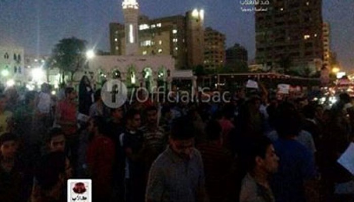 وقفة احتجاجية مفاجئة للطلاب في ميدان رابعة في ذكرى المذبحة