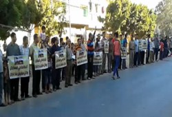 سلسلة لثوار الخياطة بدمياط للتنديد بتردي الأوضاع الاقتصادية