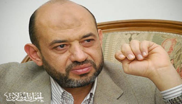 أيمن عبد الغني: الفترة القادمة ستشهد تقاربًا لصالح ثورة الشعب