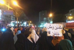 ثوار السويس يتصدون لعدوان ميليشيات الانقلاب ويستكملون مسيرتهم
