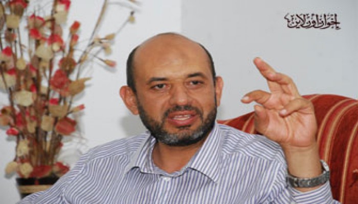 عبد الغني: الشعب المصري باقٍ في الميادين حتى يسترد حريته