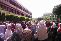 مسيرة بجامعة القاهرة ضمن حملة "يستاهلوا"