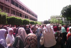 مسيرة بجامعة القاهرة ضمن حملة "يستاهلوا"