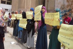 حرائر "خدمة" حلوان يطالبن باللإفراج عن زملائهن