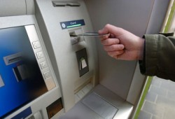 تعطل ماكينة صرف المعاشات يسبب زحامًا وتذمرًا للمواطنين بدمياط