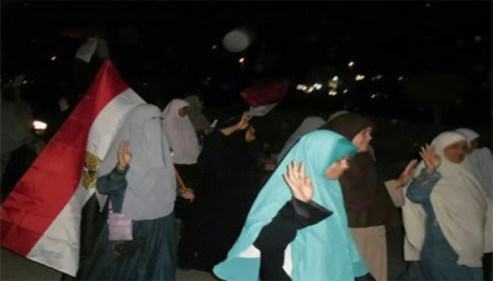 مسيرة زايد تهتف: "جواز أمريكا من مصر باطل"