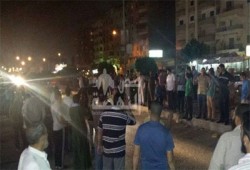 سلسلة بشرية بأكتوبر تطالب بالقصاص للشهداء والحرية للمعتقلين