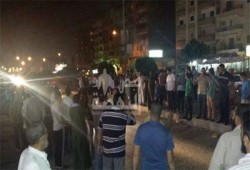 سلسلة بشرية بأكتوبر تطالب بالقصاص للشهداء والحرية للمعتقلين