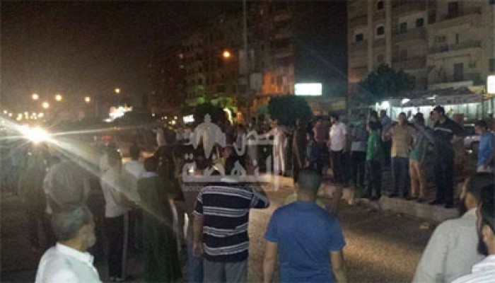 سلسلة بشرية بأكتوبر تطالب بالقصاص للشهداء والحرية للمعتقلين