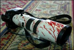 135 اعتداءً على الصحفيين من جانب الاحتلال خلال 15 شهرًا