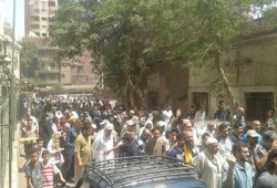 بالصور.. مسيرة حاشدة ﻷهالي المطرية تندد بأحكام اﻹعدام