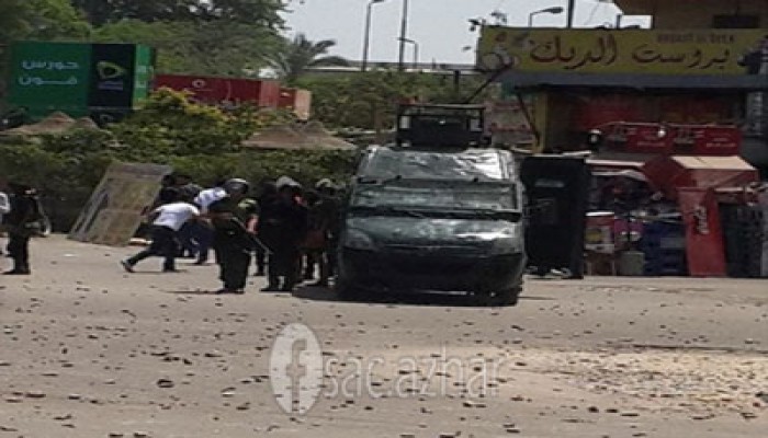 أمن الانقلاب يطلق قنابل الغاز على طلاب الأزهر عقب صلاة الجمعة