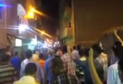 طلاب أزهر أسيوط يقطعون الطريق ردًّا على أحكام المنيا الهزلية