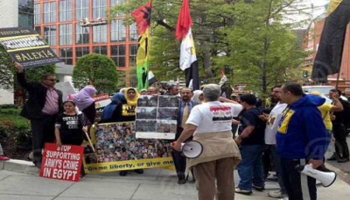 مصريون يتظاهرون في ‏"واشنطن"‬ رفضًا لزيارة وزير خارجية الانقلاب