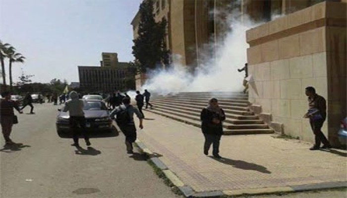إصابة واعتقال 33 طالبًا جراء اقتحام ميليشيات الانقلاب جامعة الإسكندرية