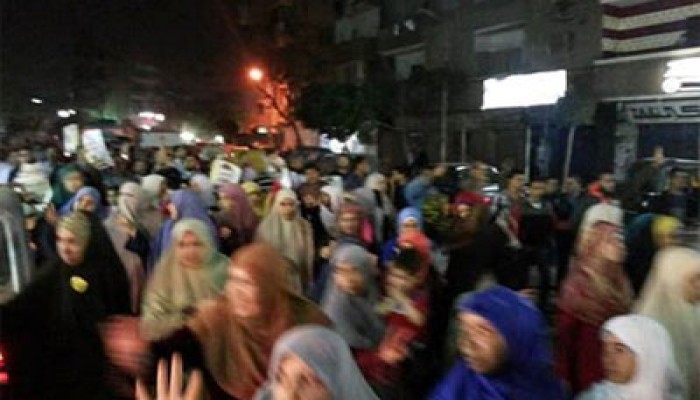 ثوار "شبرا الخيمة" ينددون بسوء الأحوال المعيشية في ظل الانقلاب
