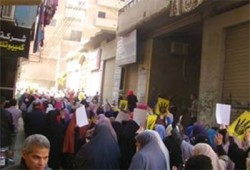 ثوار أشمون يهتفون: آه يا حكومة ضرب النار الأسعار ولعة نار