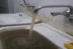 غضب عارم لطلاب المدينة الجامعية ببورسعيد بسبب تلوث مياه الشرب