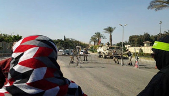 ميليشيات السيسي تغلق الطريق المؤدي لمدينة الأزهر