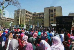 بالصور.. مسيرة طلاب عين شمس إلى وزارة الدفاع