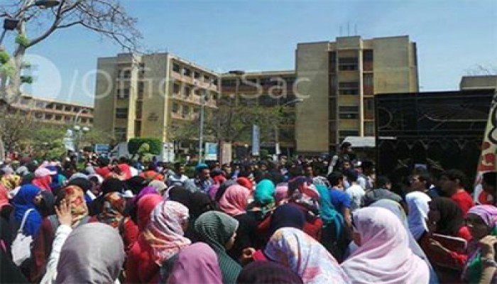 بالصور.. مسيرة طلاب عين شمس إلى وزارة الدفاع